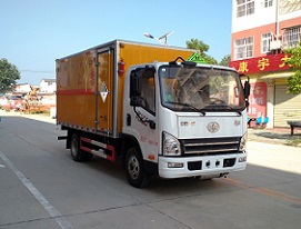 程力威牌CLW5045XZWC5型杂项危险物品厢式运输车