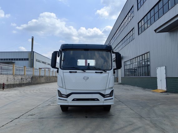 壹为纯电动勾臂垃圾车