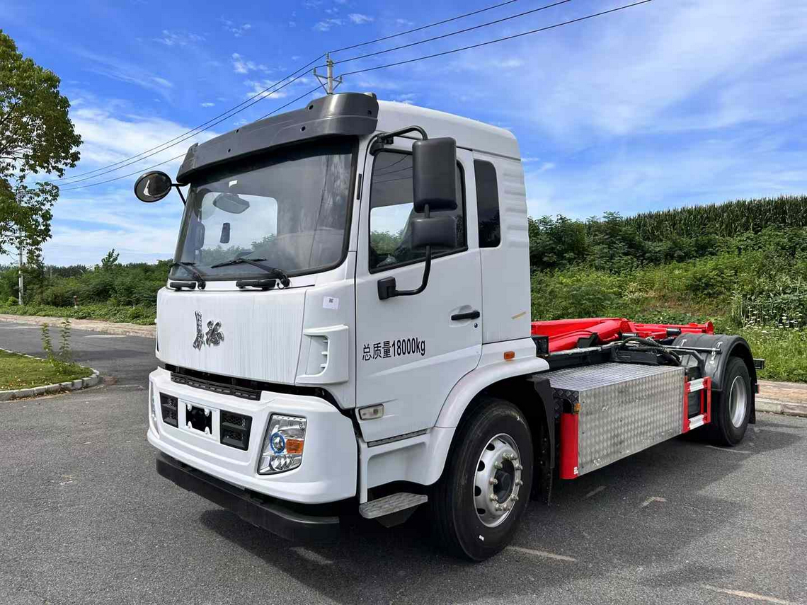 长征纯电动勾臂垃圾车