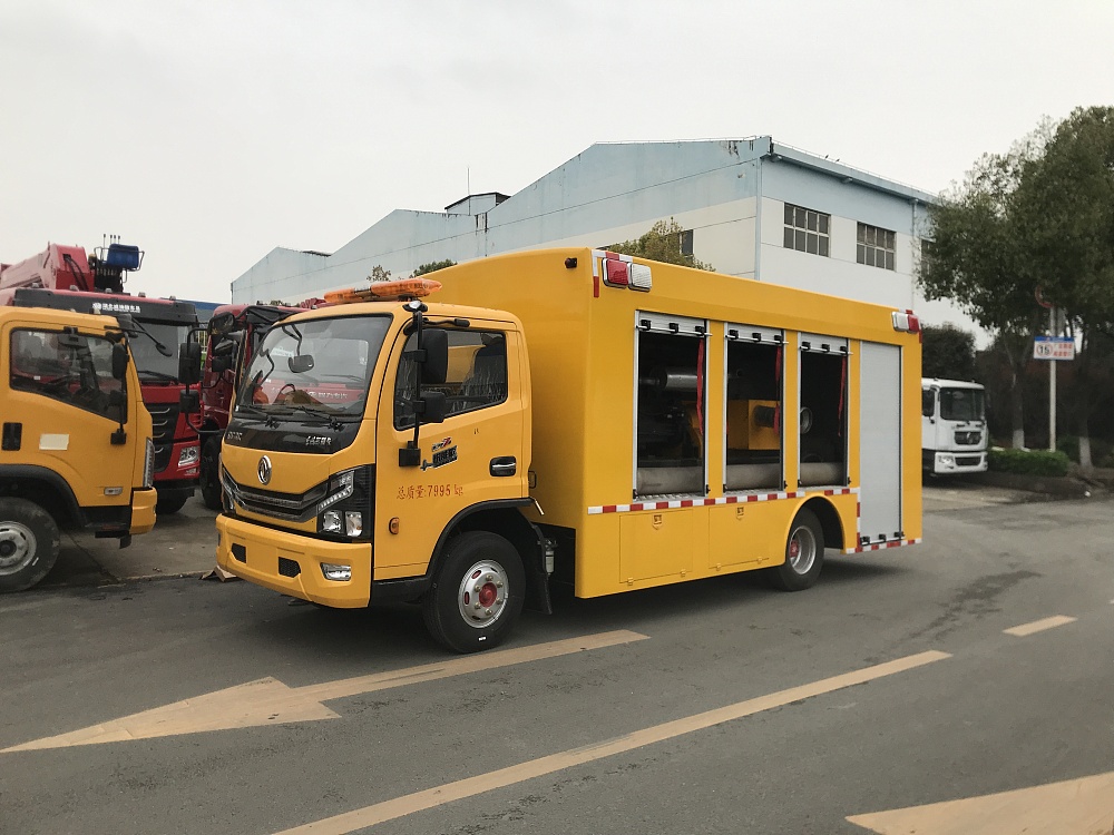 东风大多利卡工程救险车[2000m³/h]