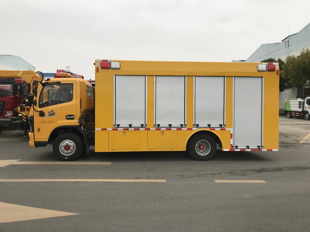 东风大多利卡工程救险车[2000m³/h]