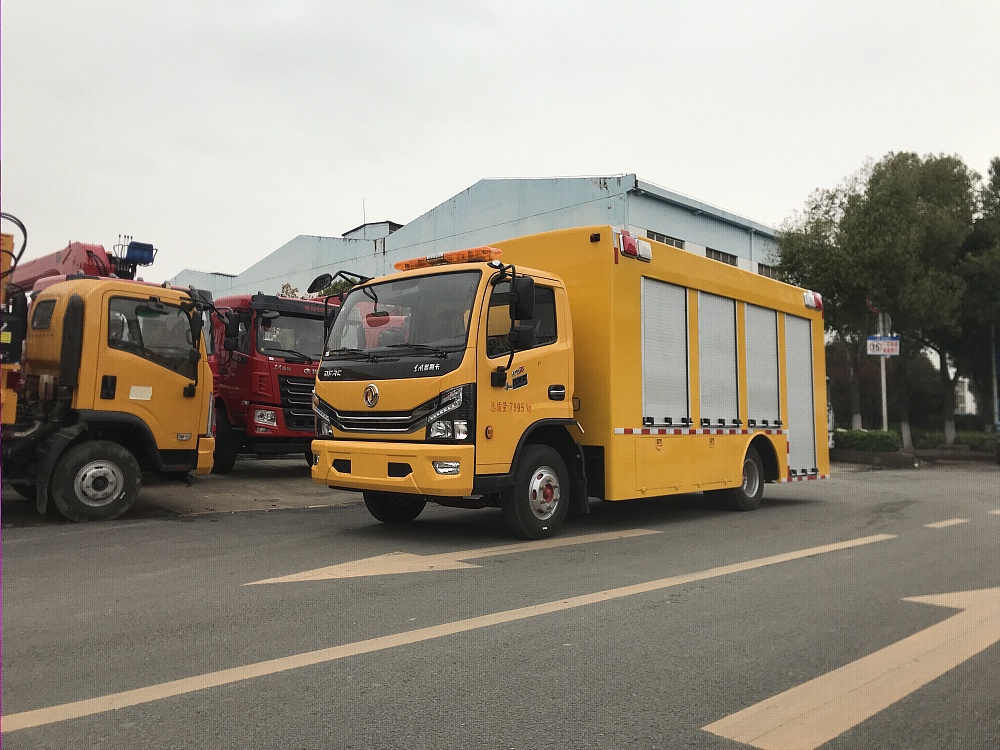 东风大多利卡工程救险车[2000m³/h]
